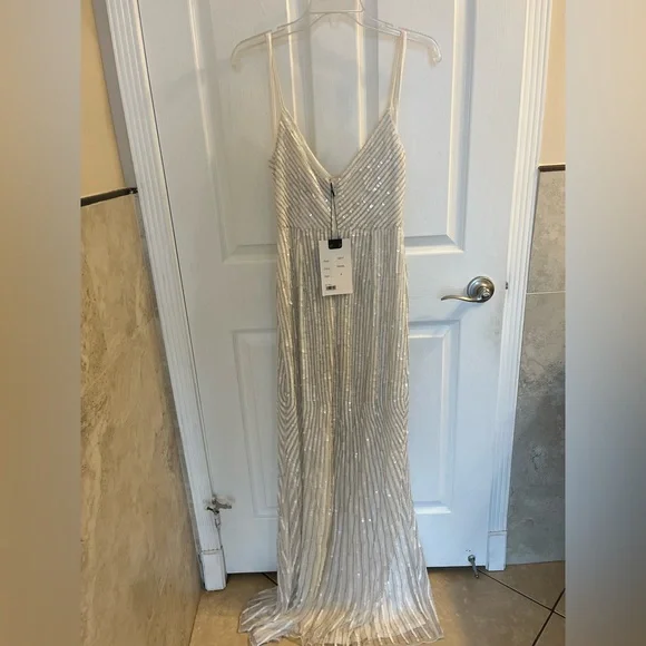 MAC DUGGAL Sequin Stripe Trumpet Gown in Pearl Size 6 New, never worn extra bead - Picture 8 of 9